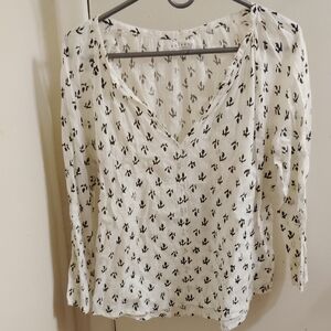 Velvet by Graham & Spencer White Blouse with Black Pattern